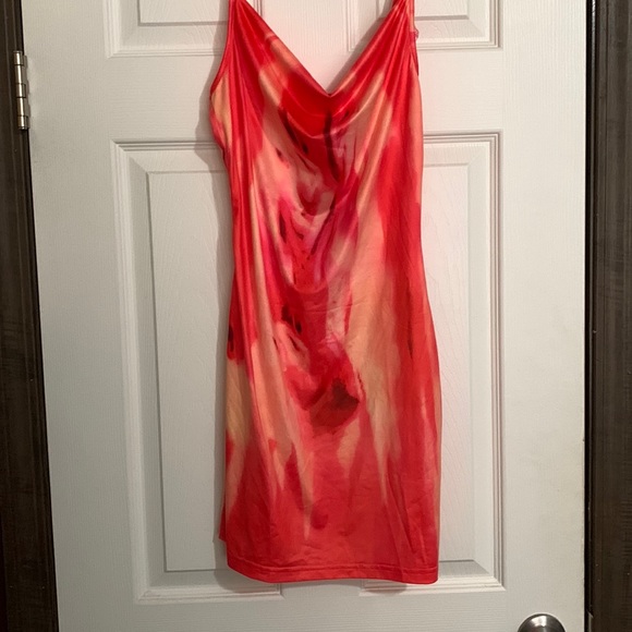 Small tie dye print fitted dress - Picture 2 of 5